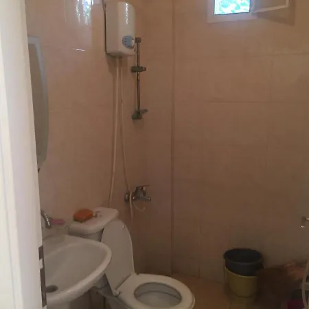 Sarimsakli Meydaninda Denize 0 1+1 Esyali Appartement