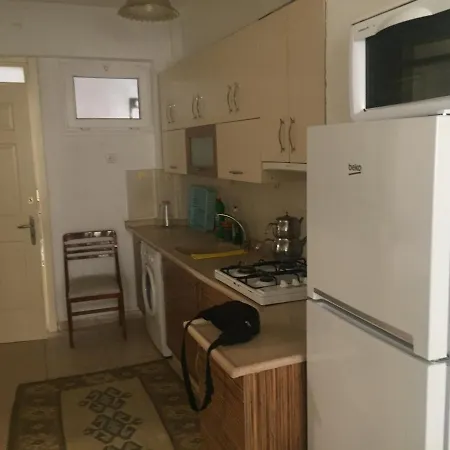 Sarimsakli Meydaninda Denize 0 1+1 Esyali * Ayvalı