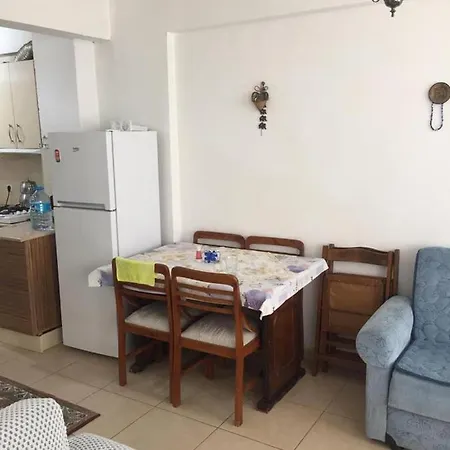 Sarimsakli Meydaninda Denize 0 1+1 Esyali