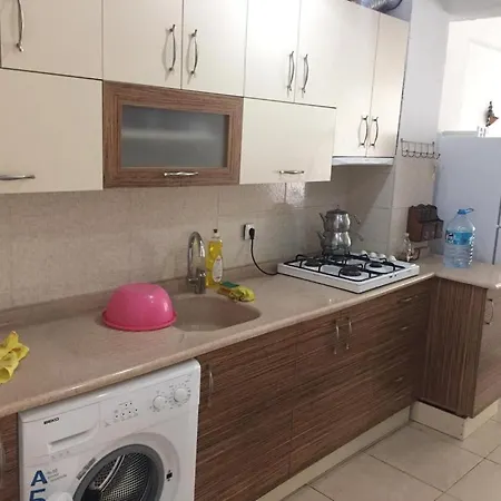 Appartement Sarimsakli Meydaninda Denize 0 1+1 Esyali *