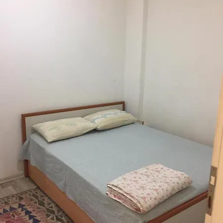 Apartment Sarimsakli Meydaninda Denize 0 1+1 Esyali Ayvalik