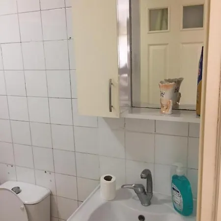 Sarimsakli Meydaninda Denize 0 1+1 Esyali *